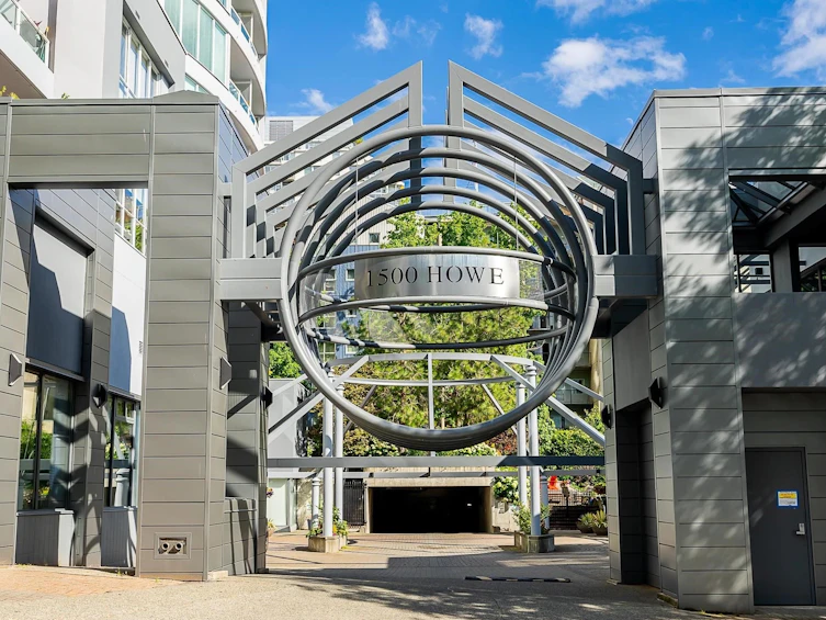 1003-1500 Howe Street, Vancouver, BC, V6Z 2N1 - 2