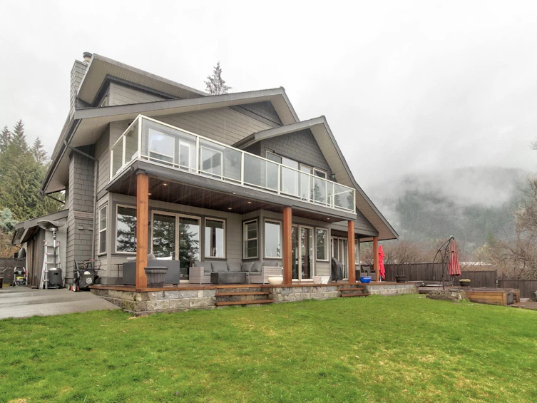 814 Upper Crescent, Squamish, BC, V8B 1J2 - 4
