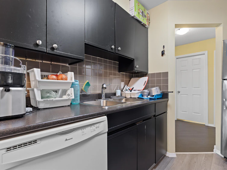205-45702 Watson Road, Chilliwack, BC, V2R 3E6 - 5