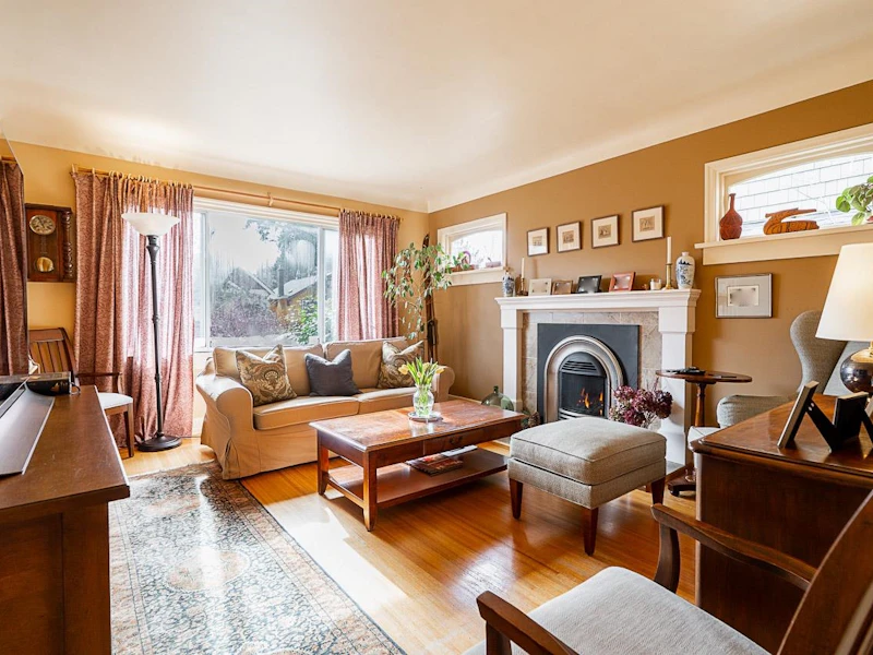4463 W 14th Avenue, Vancouver BC V6R 2Y2