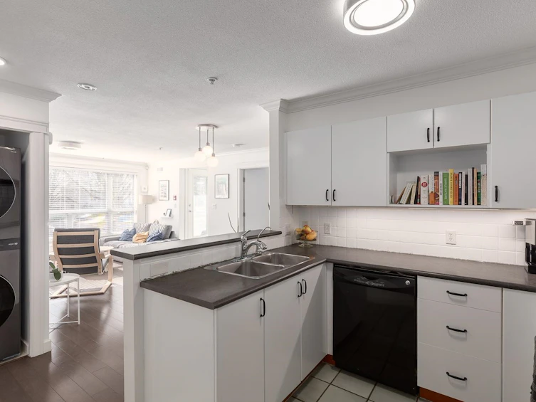 3171 W 4th Avenue, Vancouver, BC, V6K 1R6 - 8