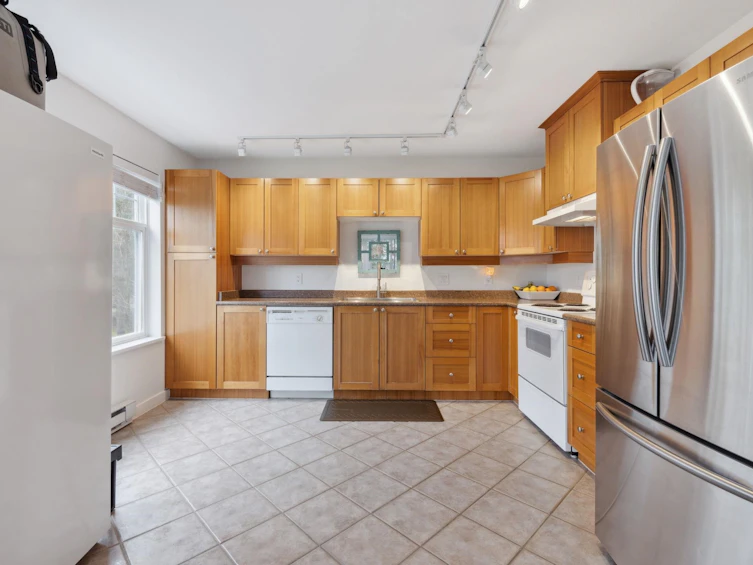 203-1438 Parkway Boulevard, Coquitlam, BC, V3E 3M1 - 12