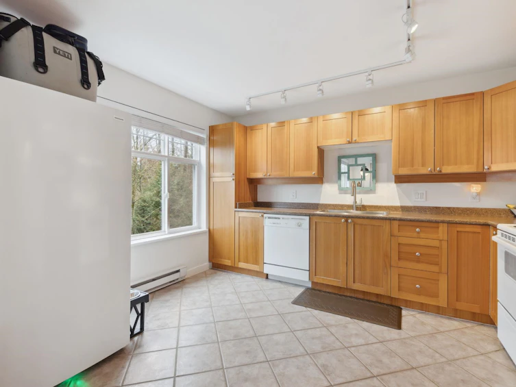 203-1438 Parkway Boulevard, Coquitlam, BC, V3E 3M1 - 10
