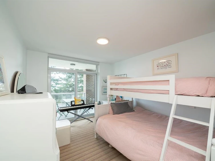 104-15165 Thrift Avenue, Surrey, BC, V4B 0C1 - 8