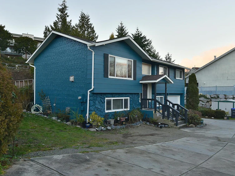 5758 Trail Avenue, Sechelt, BC, V7Z 0L8 - 32
