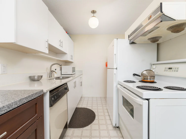112-2222 Cambridge Street, Vancouver, BC, V5L 1E6 - 8