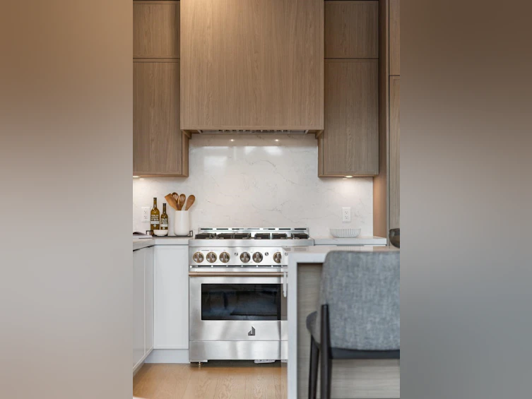 2209 E 7th Avenue, Vancouver, BC, V5N 1S8 - 9