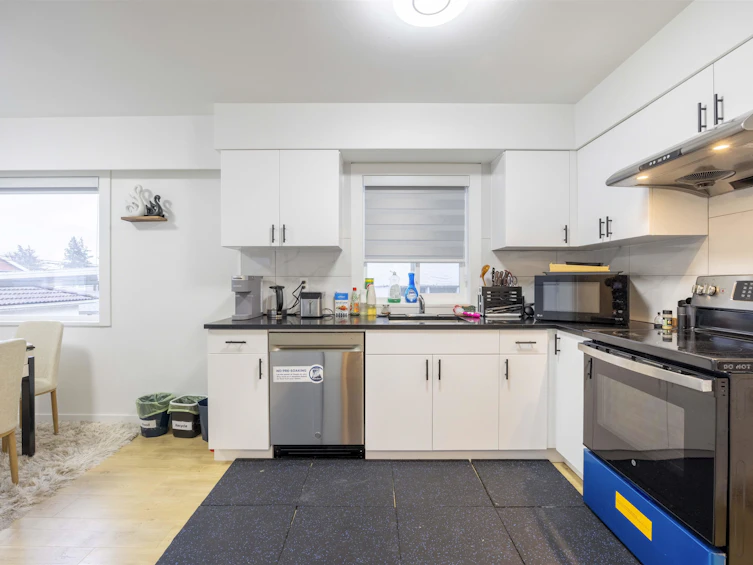 6716 Ross Street, Vancouver, BC, V5X 4B3 - 9