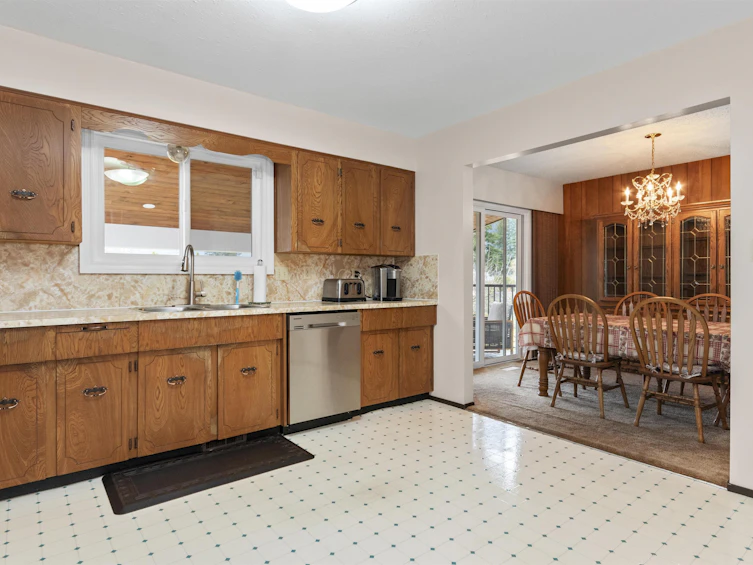 275 Cariboo Avenue, Hope, BC, V0X 1L0 - 3