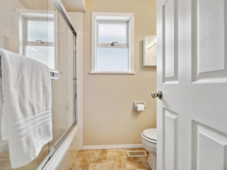 11890 79a Avenue, Delta, BC, V4C 8B8 - 4