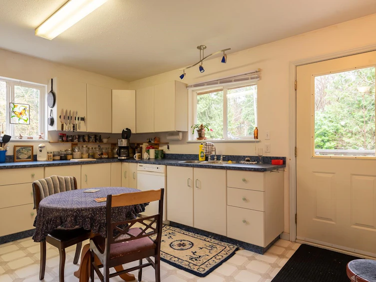 4228 Sunshine Coast Highway, Sechelt, BC, V7Z 0A6 - 9