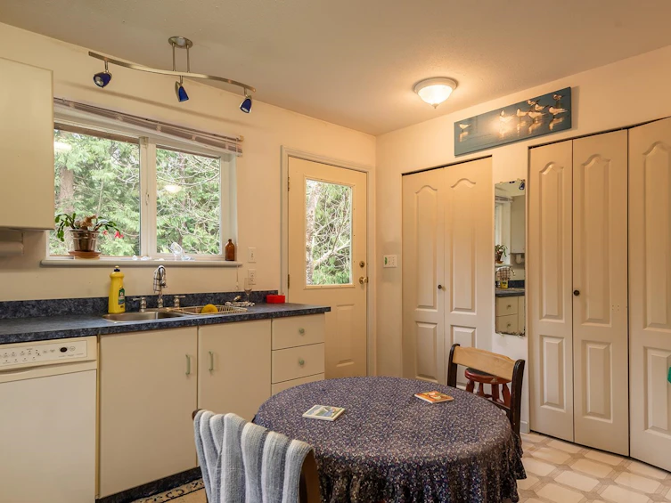 4228 Sunshine Coast Highway, Sechelt, BC, V7Z 0A6 - 8