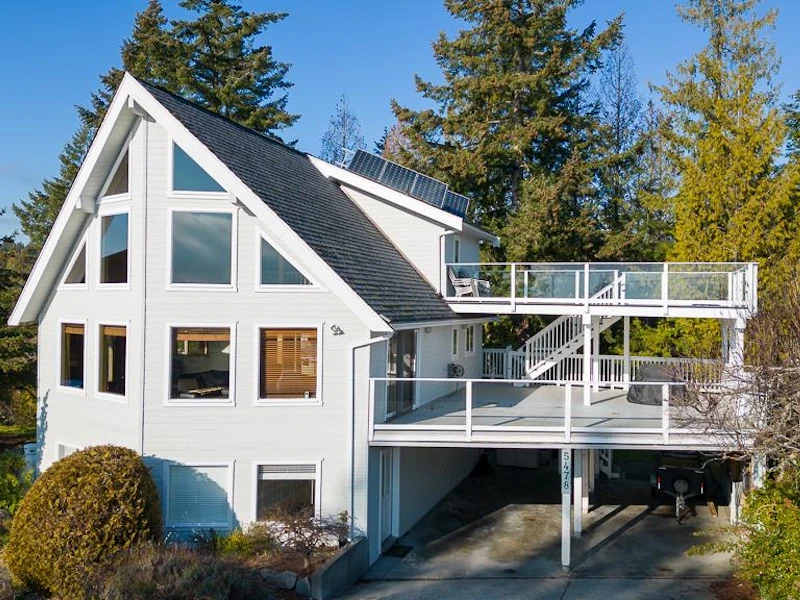 5478 Hydaway Place, Halfmoon Bay BC