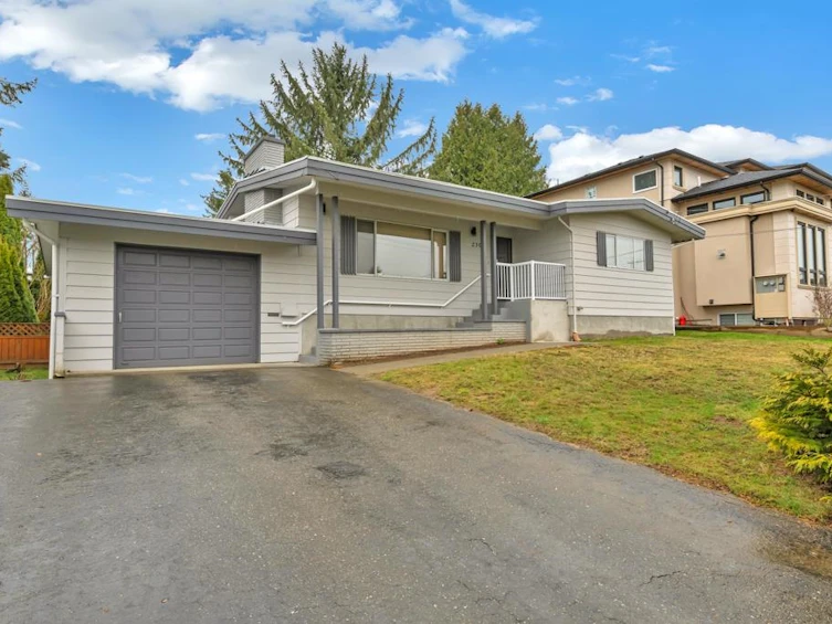 2305 Broadway Street, Abbotsford, BC, V2T 3G6 - 3