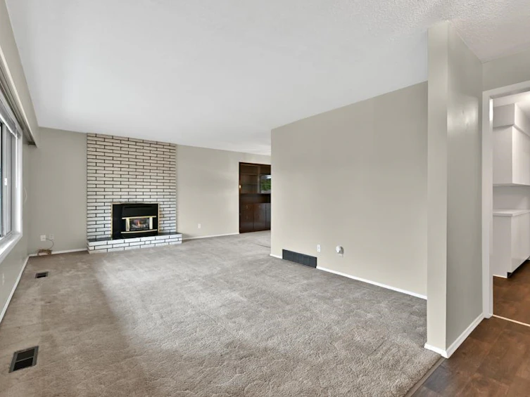2305 Broadway Street, Abbotsford, BC, V2T 3G6 - 4