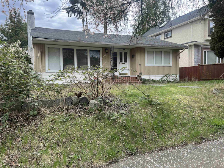 438 W 45th Avenue, Vancouver, BC, V5Y 2W6