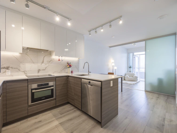 1211-10626 City Parkway, Surrey, BC, V3T 0S3 - 5