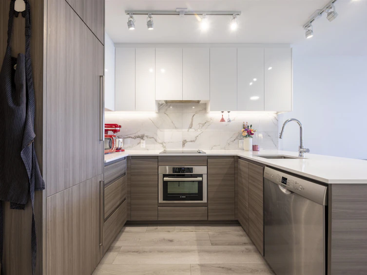 1211-10626 City Parkway, Surrey, BC, V3T 0S3 - 4