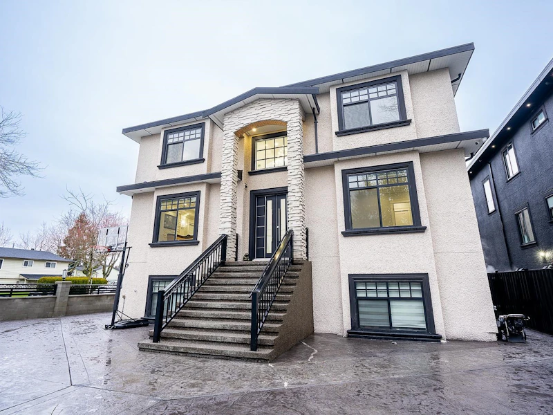 9518 132nd Street, Surrey BC V3V 5R3