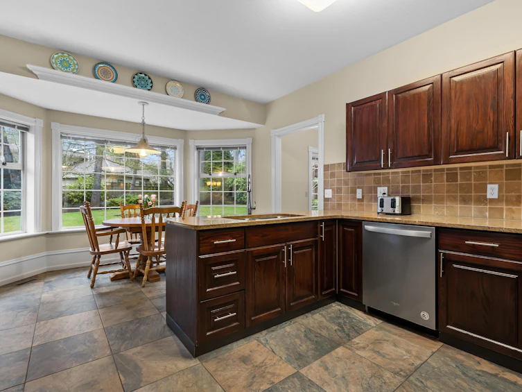 13445 19 Avenue, Surrey, BC, V4A 9C8 - 14