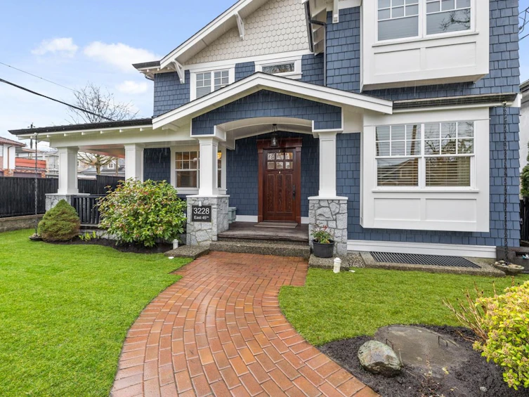 3228 E 45th Avenue, Vancouver, BC, V5R 3E3 - 3