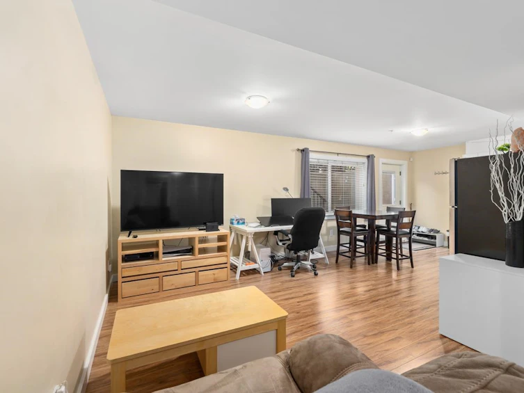 3228 E 45th Avenue, Vancouver, BC, V5R 3E3 - 32