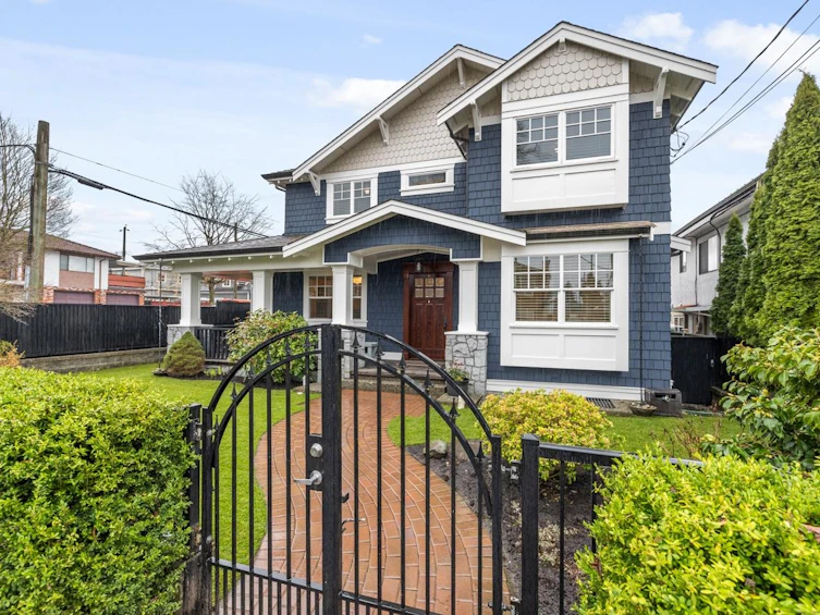3228 E 45th Avenue, Vancouver, BC, V5R 3E3 - 2
