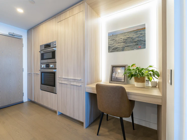 805-15165 Thrift Avenue, Surrey, BC, V4B 0C1 - 6