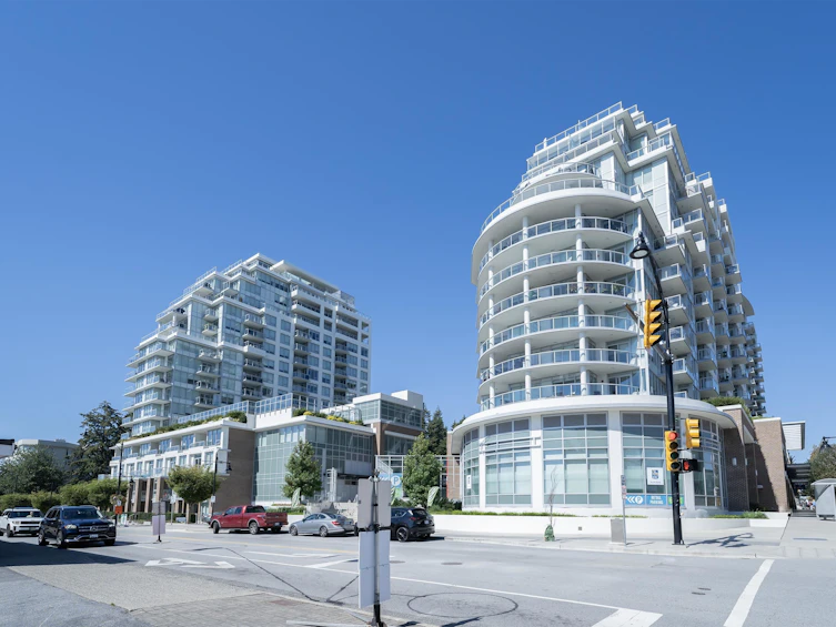 805-15165 Thrift Avenue, Surrey, BC, V4B 0C1
