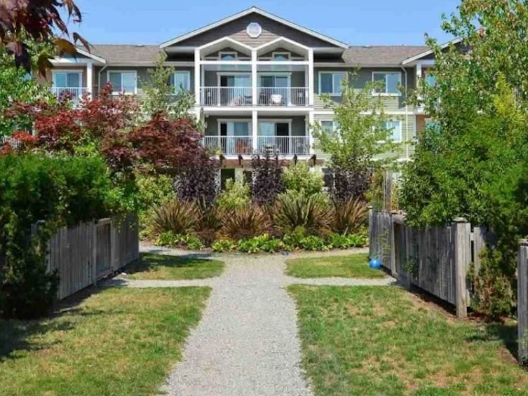 303-624 Shaw Road, Gibsons, BC, V0N 1V8 - 3