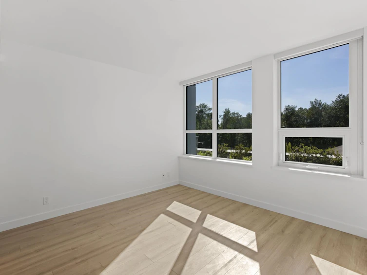 318-1500 Fern Street, North Vancouver, BC, V7J 0E6 - 3