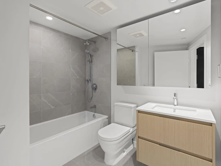 318-1500 Fern Street, North Vancouver, BC, V7J 0E6 - 14