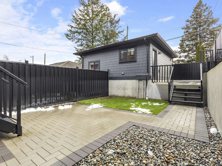 3186 Grant Street, Vancouver, BC, V5K 3H9 - 4