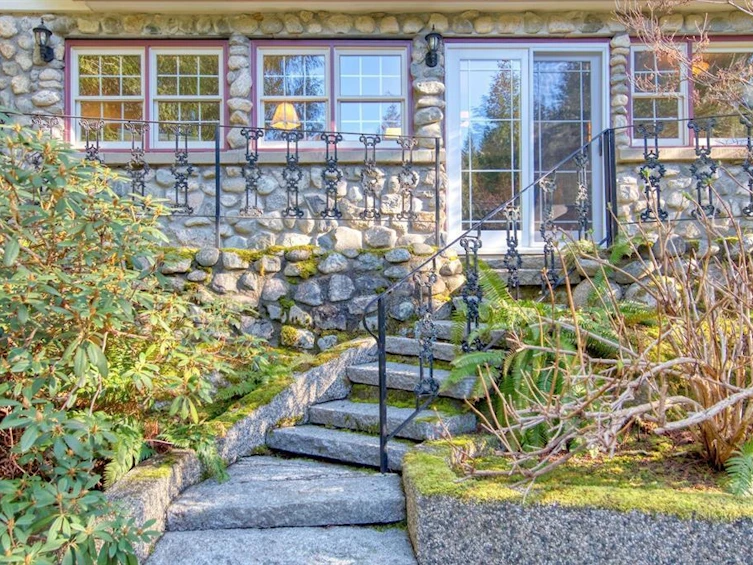 5487 Brooks Road, Halfmoon Bay, BC, V7Z 1G1 - 13