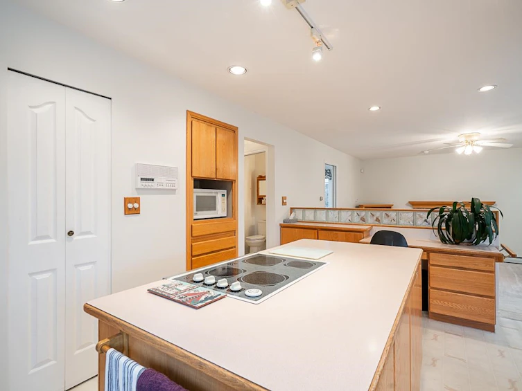 14476 18a Avenue, Surrey, BC, V4A 8S6 - 11