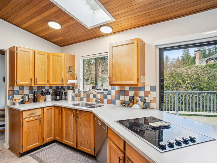 4131 Fircrest Place, North Vancouver, BC, V7K 3A2 - 13