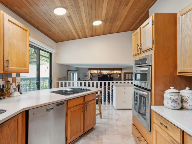 4131 Fircrest Place, North Vancouver, BC, V7K 3A2 - 12