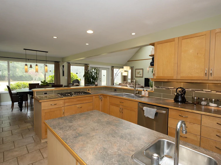 462 Veterans Road, Gibsons, BC, V0N 1V4 - 16