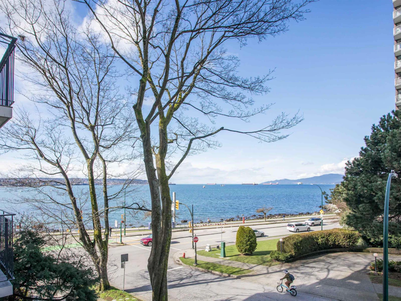303 - 1575 Beach Avenue, Vancouver BC V6G 1Y5