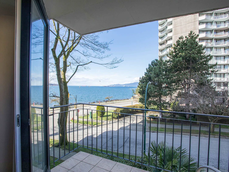 303-1575 Beach Avenue, Vancouver, BC, V6G 1Y5 - 5
