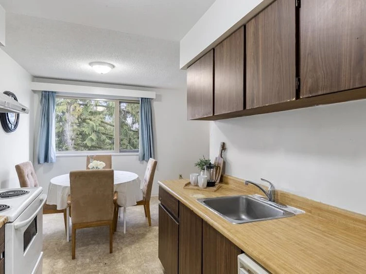 307-15238 100 Avenue, Surrey, BC, V3R 7T9 - 11