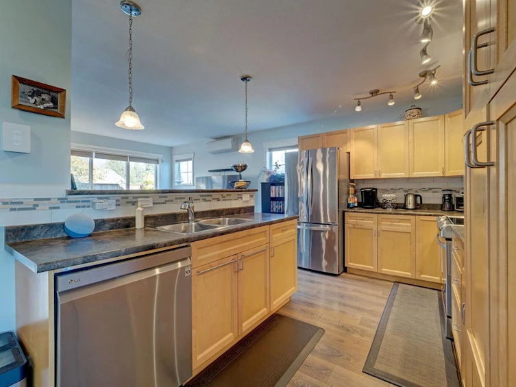 5687 Louise Way, Sechelt, BC, V7Z 0N5 - 8