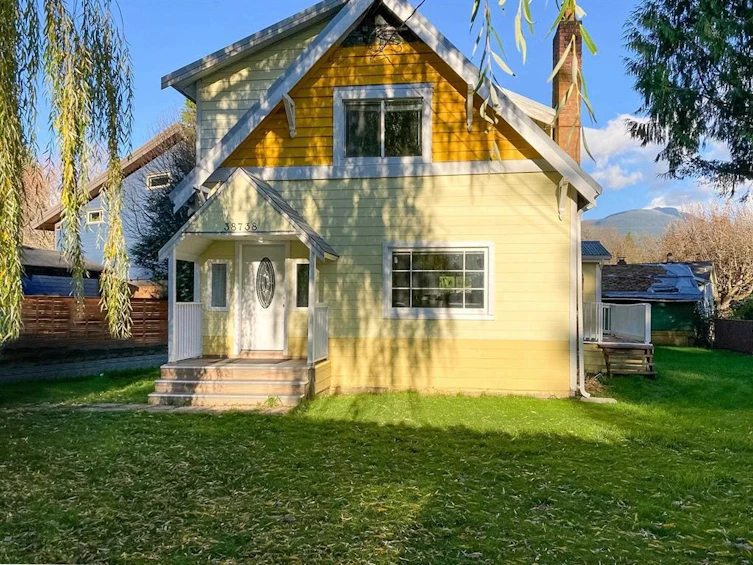 38738 Buckley Avenue, Squamish, BC, V8B 0E8 - 3