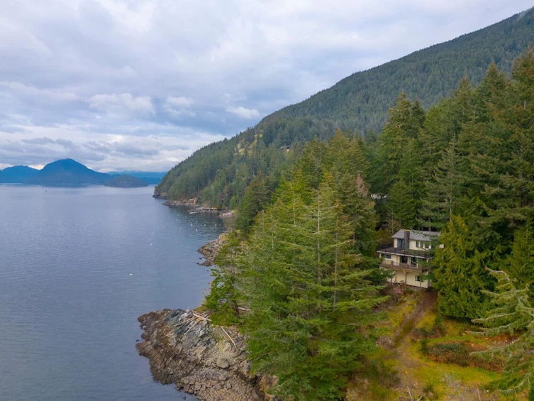 908 Clipper Place, Bowen Island, BC, V0N 1G2 - 2
