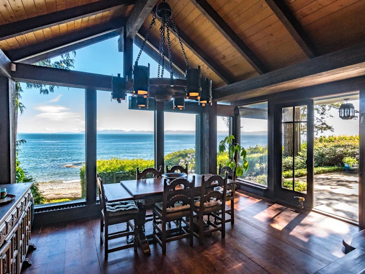 3581 Beach Avenue, Roberts Creek, BC, V0N 2W2
