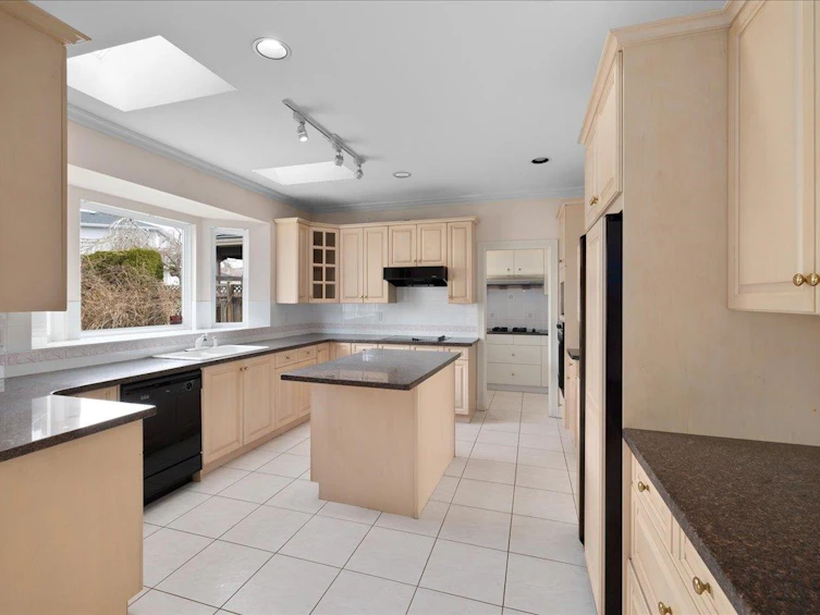 5631 Colville Road, Richmond, BC, V7C 3E9 - 13