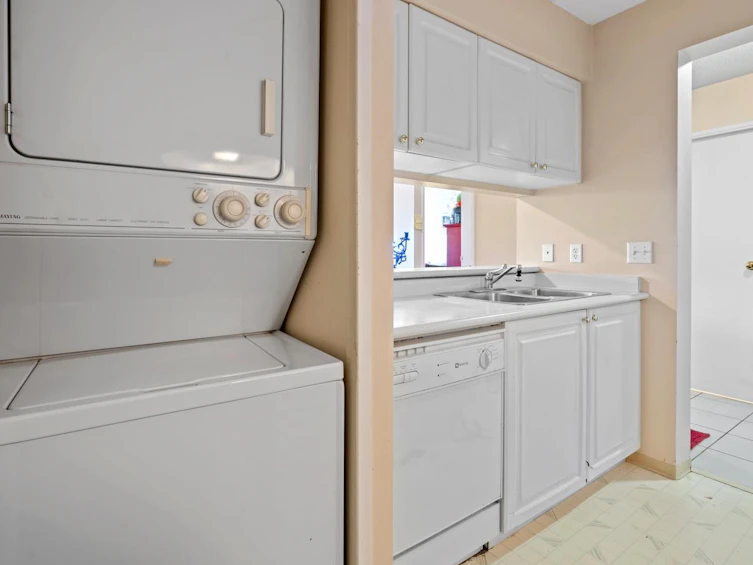 603-9830 Whalley Boulevard, Surrey, BC, V3T 5S7 - 9