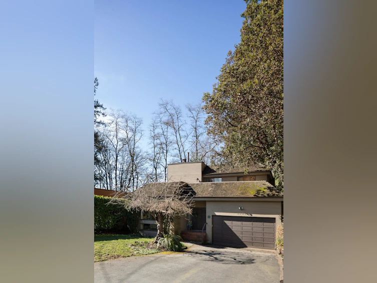 2221 Bowser Avenue, North Vancouver, BC, V7P 2Z1 - 3