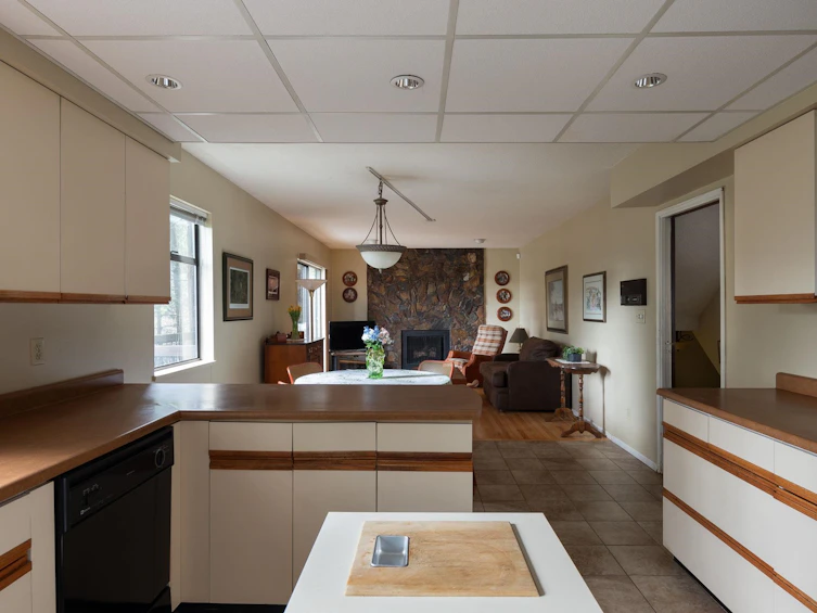 2221 Bowser Avenue, North Vancouver, BC, V7P 2Z1 - 25