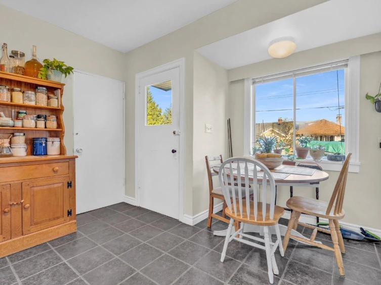 2767 Charles Street, Vancouver, BC, V5K 3A6 - 14